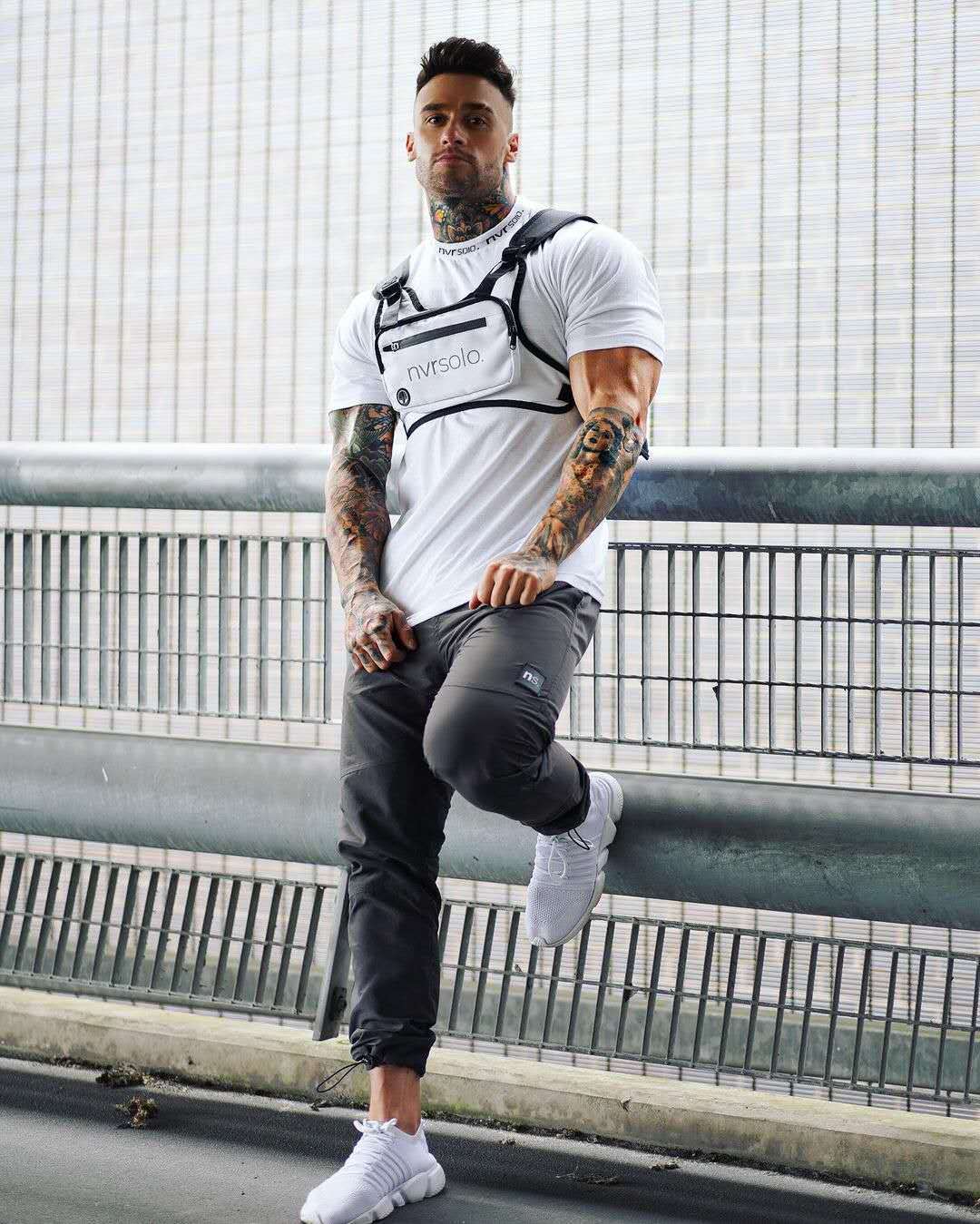 Men’s classic crew-neck short-sleeve T-shirt
