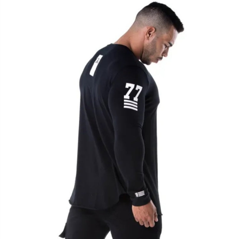 Men’s slim-fit long-sleeve shirt with printed sleeve design