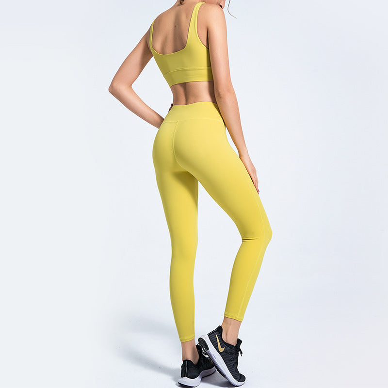 Women’s seamless sports set with top and leggings