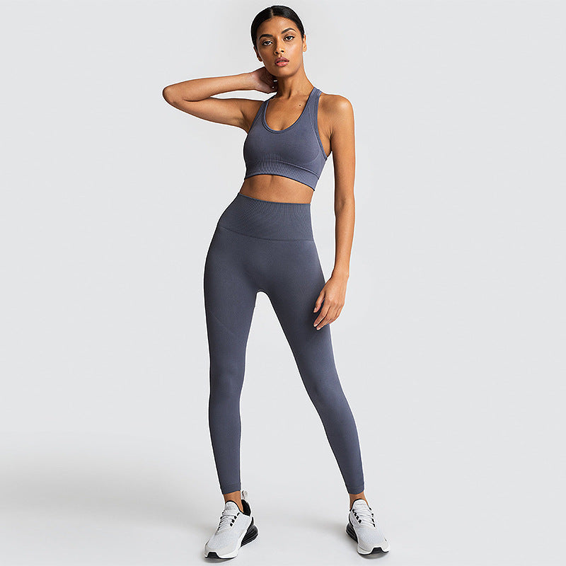 Women’s seamless high-waist leggings and crop top set