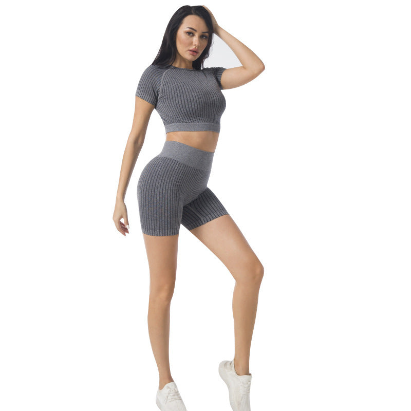 Women’s ribbed short-sleeve crop top and shorts set