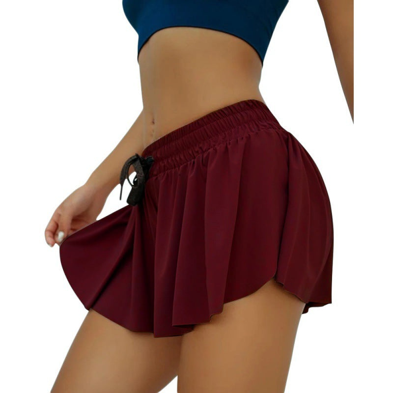 Women’s shorts with elastic waistband and overlapping hem