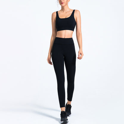 Women’s seamless sports set with top and leggings